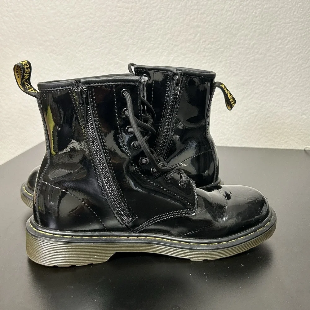 Dr. Martens Delaney Black Patent Leather Boots - Junior/Women's 6 (USL) Men's 5‎